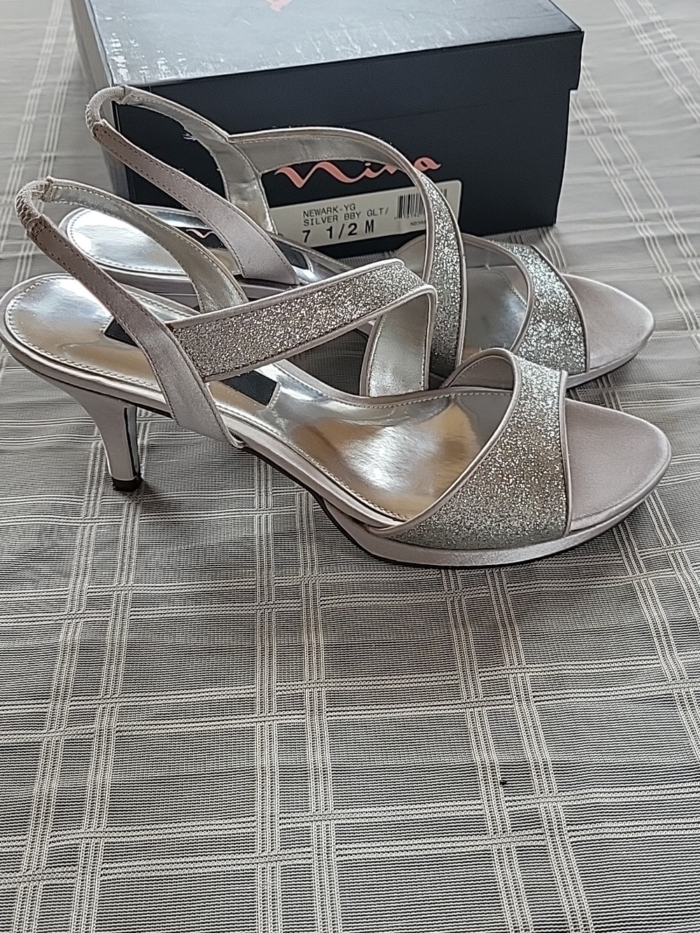 Nina Women's Silver Glitter Slingback Heels- 7.5 M